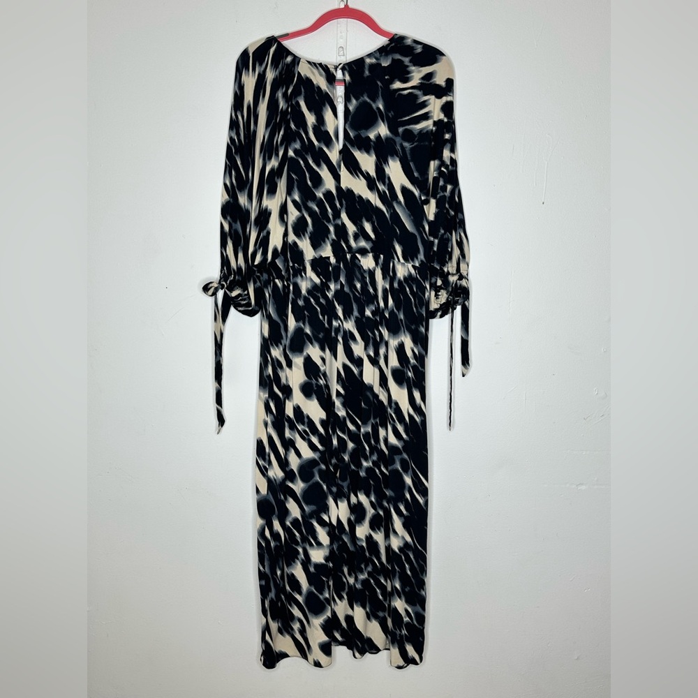 ASOS Curve Black and White Abstract Print Jumpsuit - Picture 6 of 9